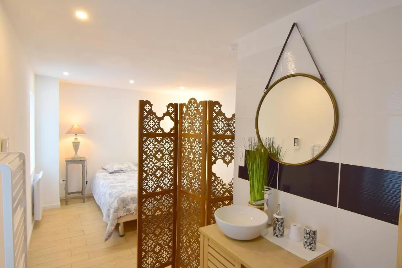 Apartment Maison De Ville Entiere Diou  France